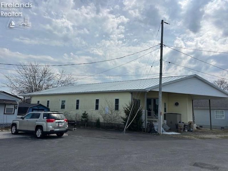 1631 N Anchor Avenue, Port Clinton, OH 43452 Photo 2