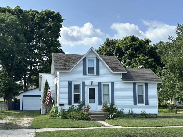 315 4th Avenue, Manistee, MI 49660