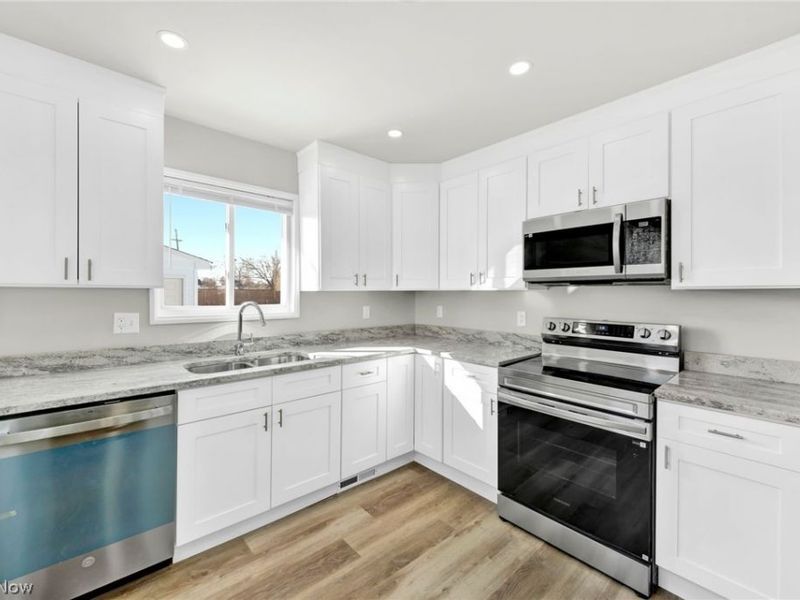 16159 Bowfin Boulevard , Brook Park, OH 44142 Photo 6