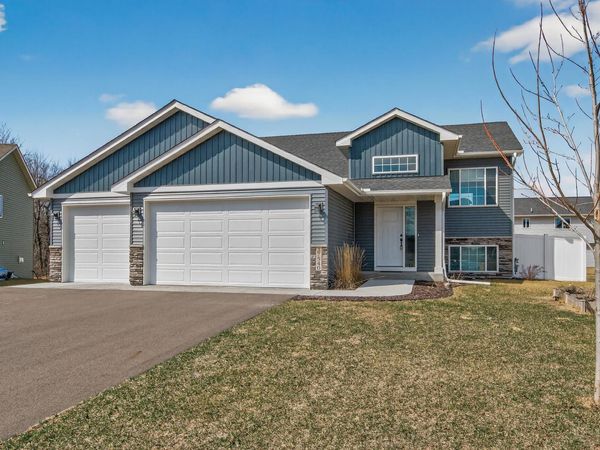 37540 Greenwich Court, North Branch, MN 55056