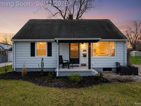 410 E Pottawatamie Street, Tecumseh, MI 49286
