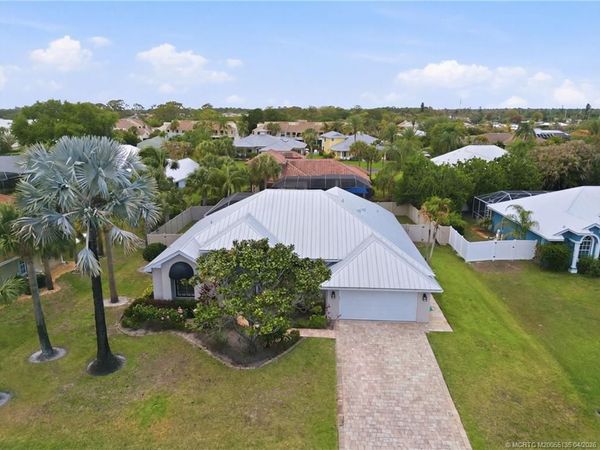 1102 SE Strathmore Drive, Port St Lucie, FL 34952