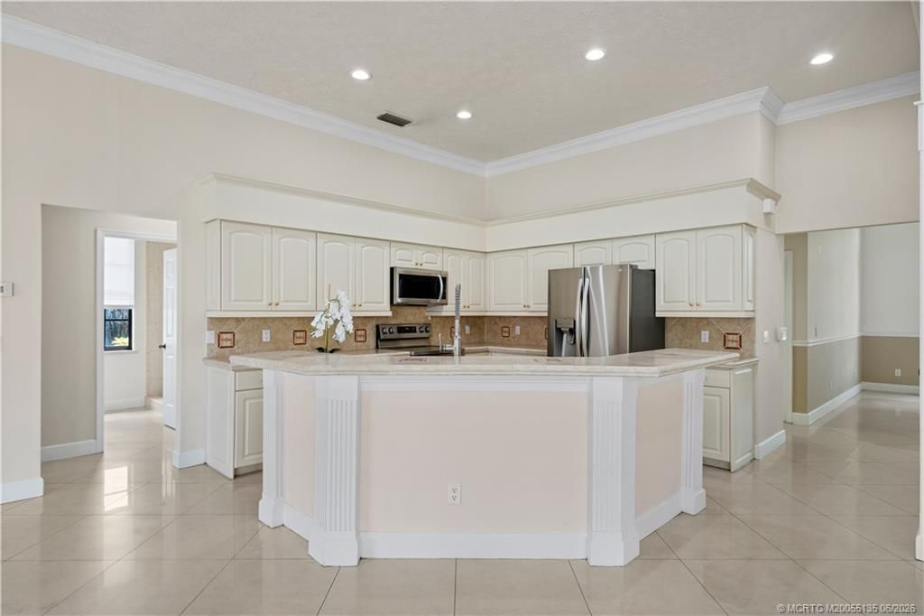 1102 SE Strathmore Drive, Port Saint Lucie, FL 34952 Photo