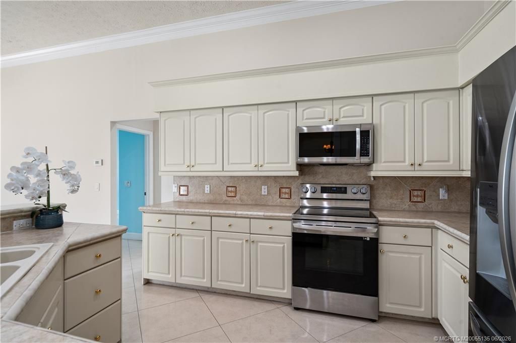 1102 SE Strathmore Drive, Port Saint Lucie, FL 34952 Photo