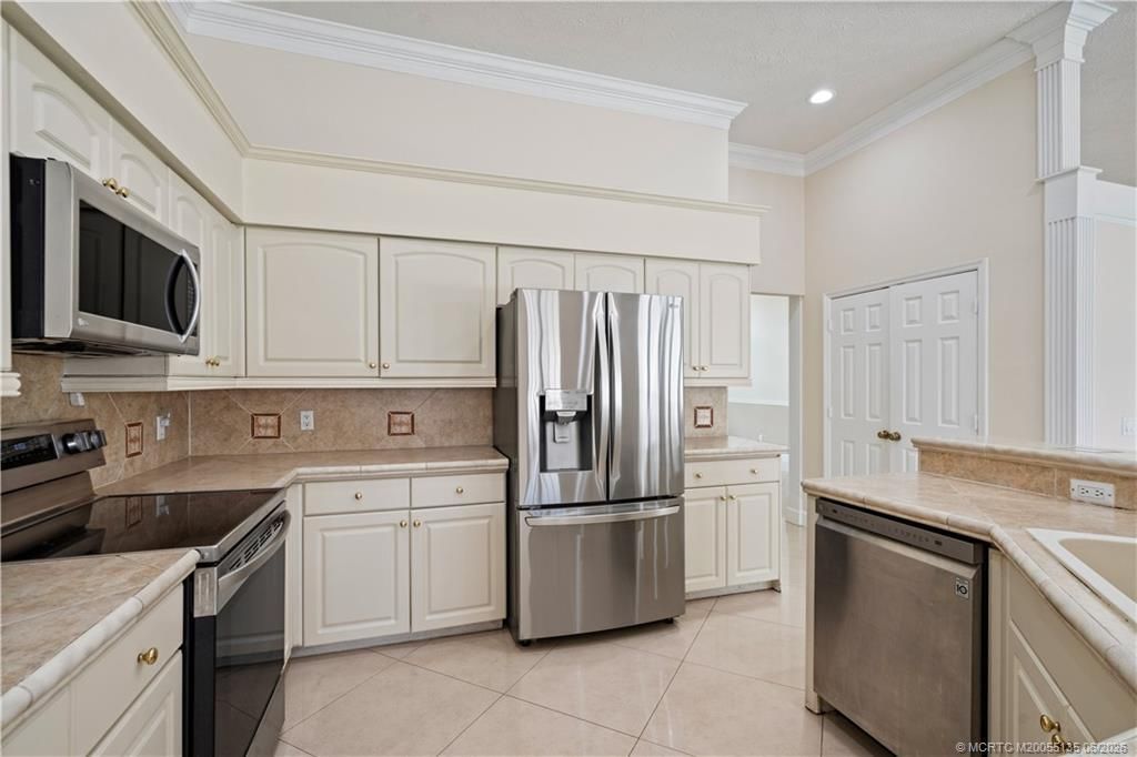 1102 SE Strathmore Drive, Port Saint Lucie, FL 34952 Photo