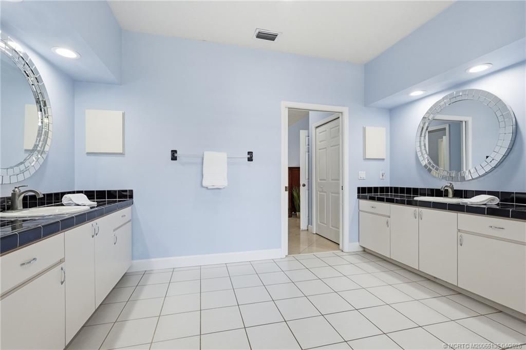 1102 SE Strathmore Drive, Port Saint Lucie, FL 34952 Photo