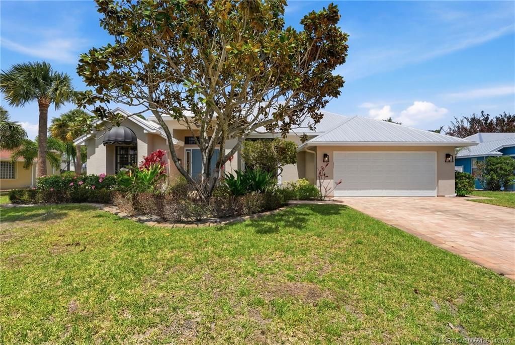 1102 SE Strathmore Drive, Port Saint Lucie, FL 34952 Photo