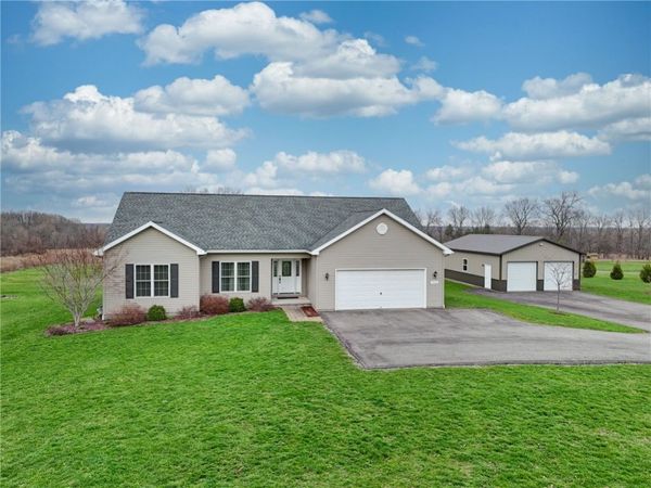 7522 Chili Riga Center Road , Churchville, NY 14428