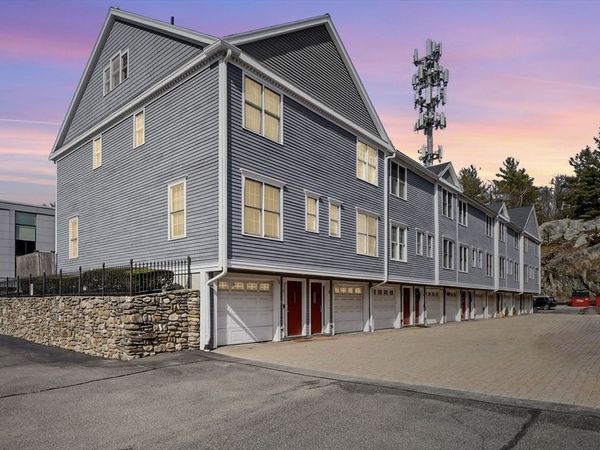 894 Main St, Unit 8, Wakefield, MA 01880