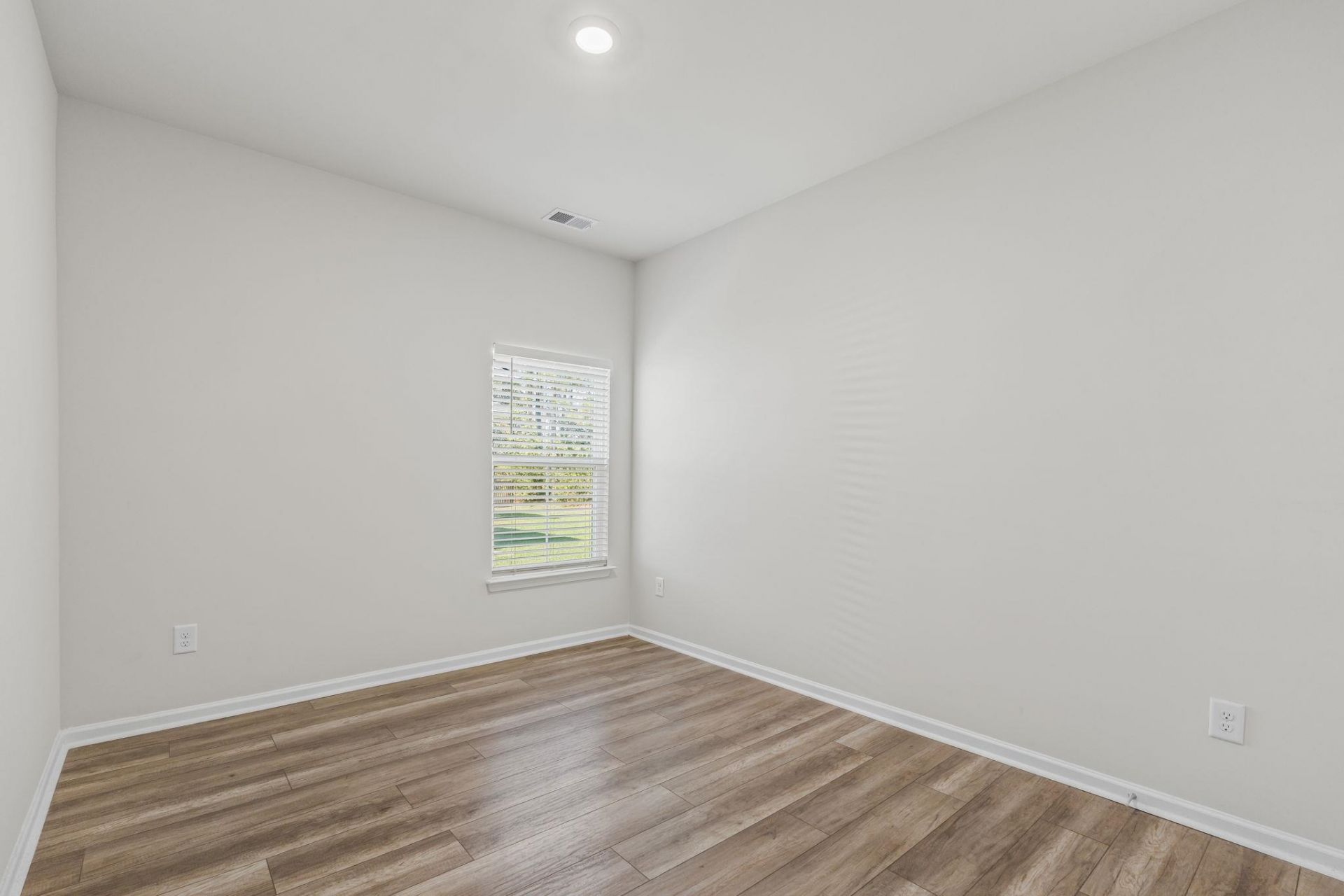 5807 Whitebark Dr. Photo 20