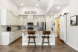 213 Sherwood Dr. photo 4