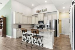 213 Sherwood Dr. photo 4