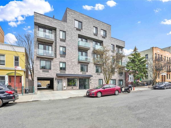 2343 31st Road, Unit 3B, Astoria, NY 11106