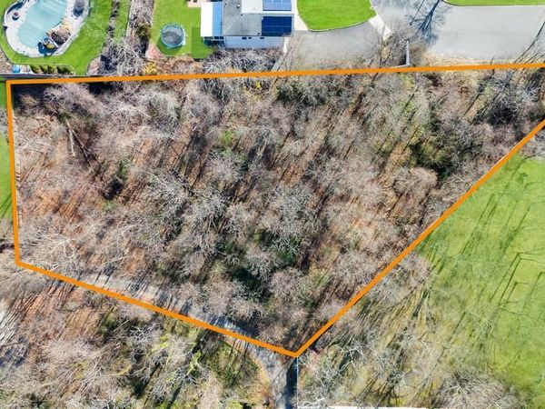 Peconic Street , Selden, NY 11784