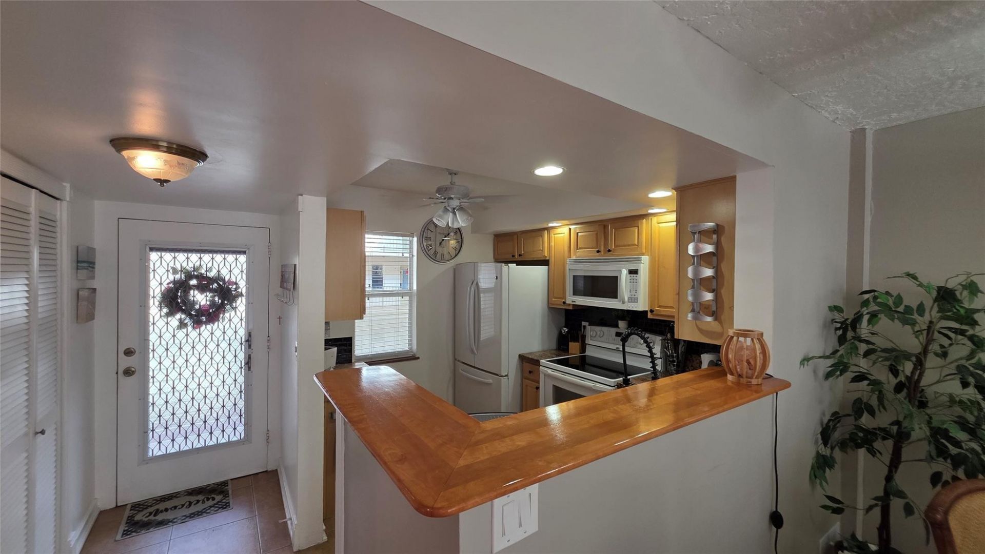 2801 Somerset Drive, Unit 211, Lauderdale Lakes, FL 33311 Photo