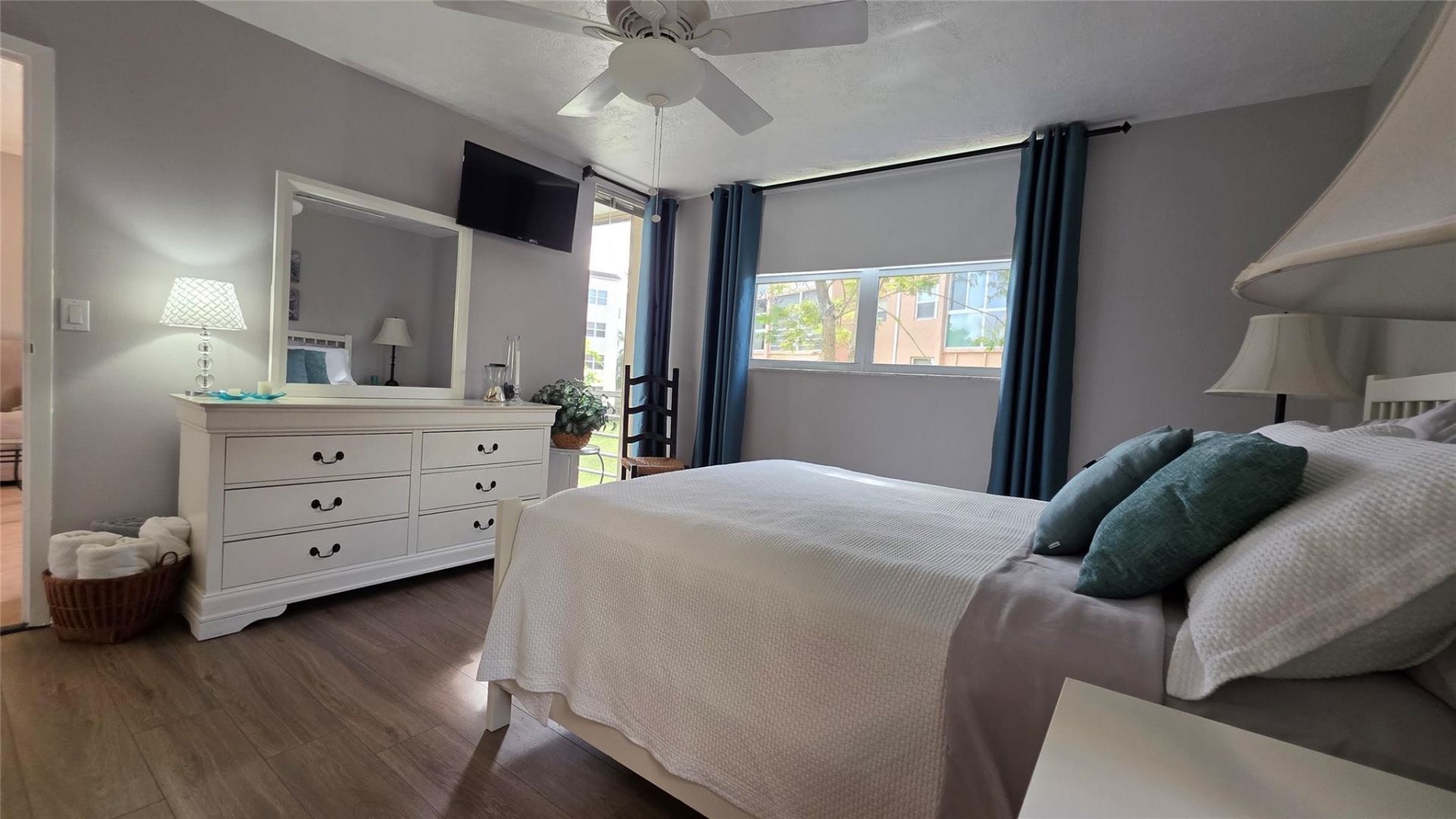 2801 Somerset Drive, Unit 211, Lauderdale Lakes, FL 33311 Photo