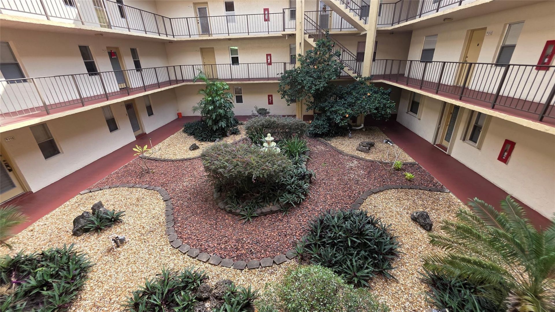 2801 Somerset Drive, Unit 211, Lauderdale Lakes, FL 33311 Photo