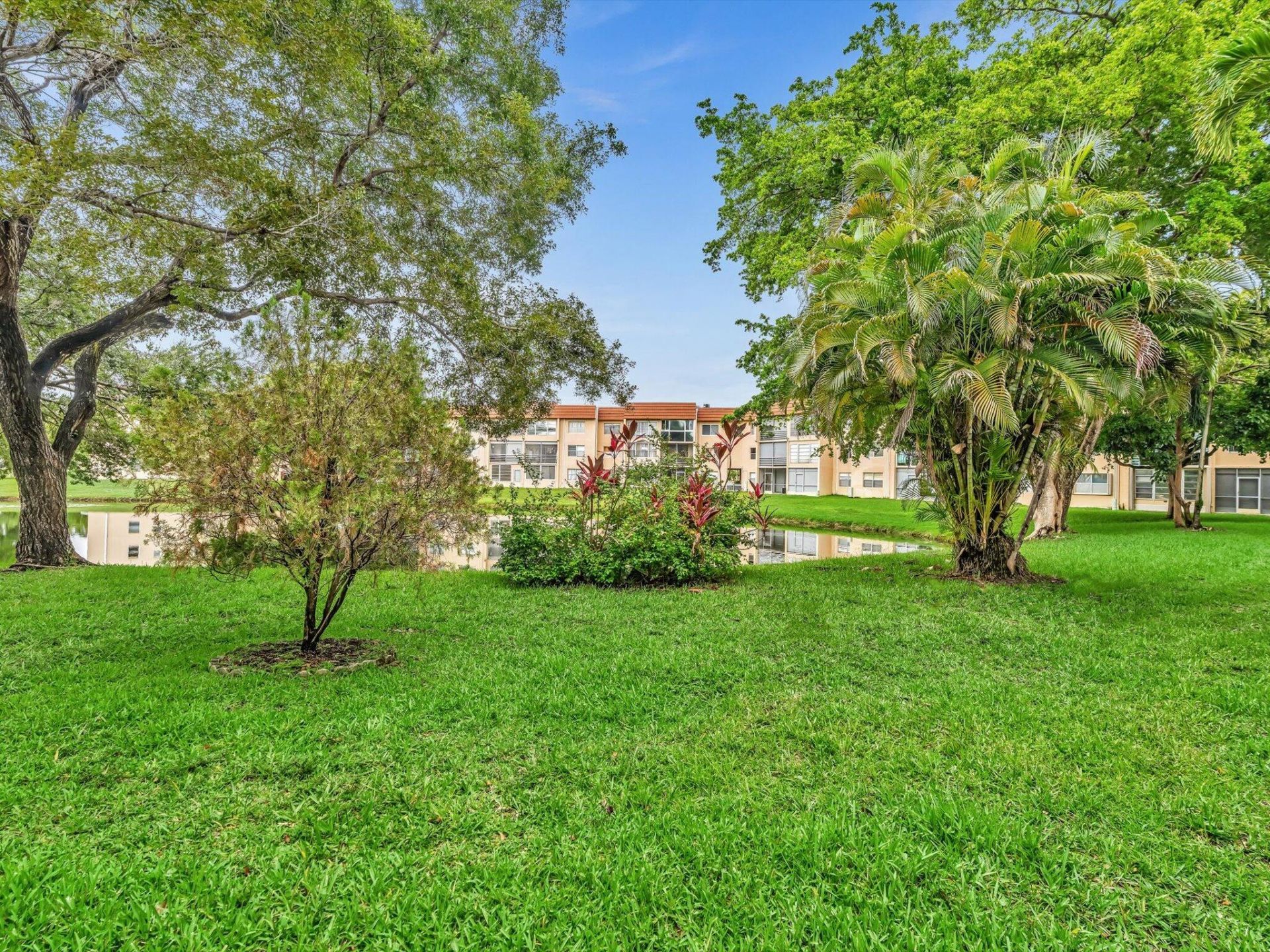 9301 Sunrise Lakes Boulevard, Sunrise, FL 33322 Photo