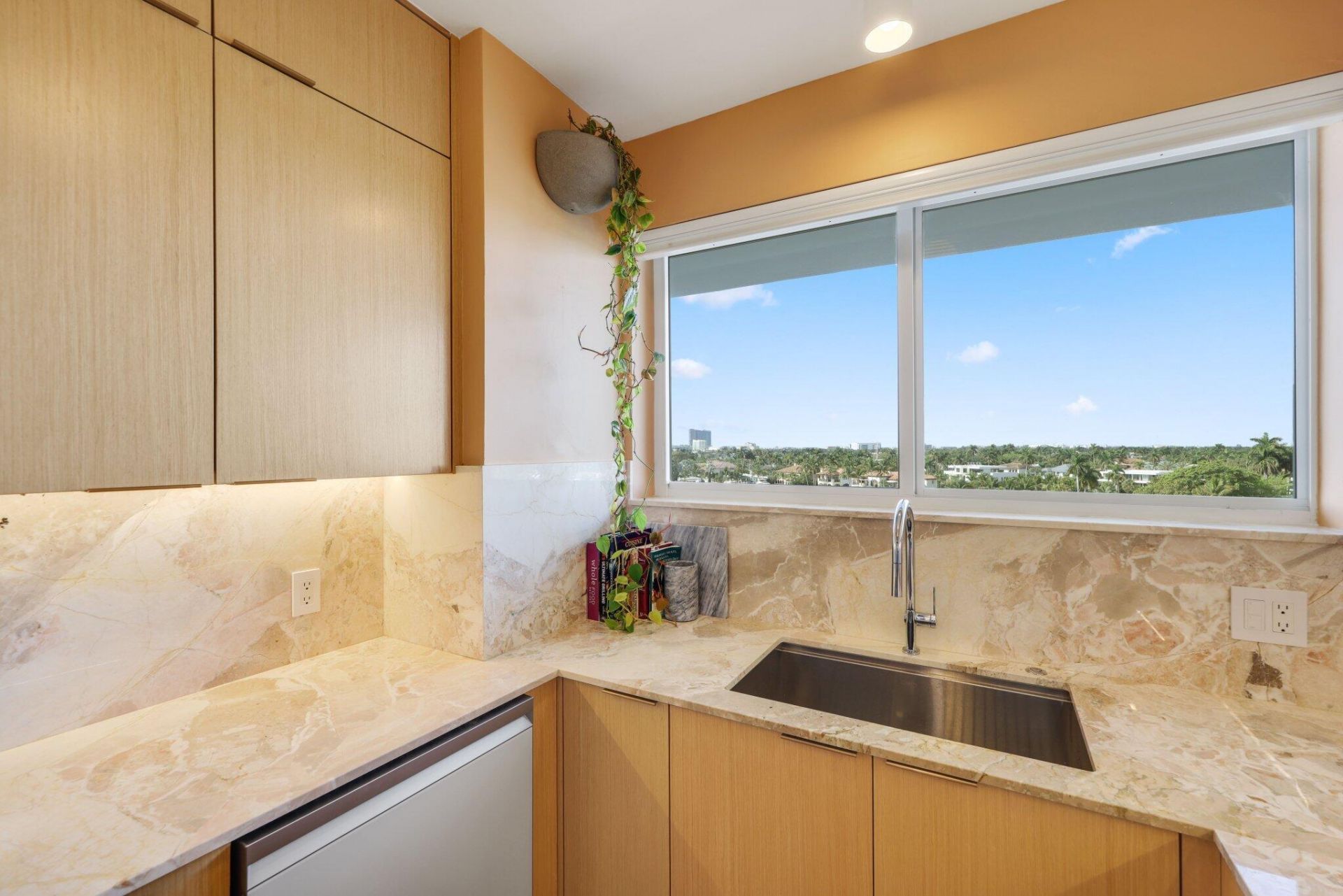 333 Sunset Drive, Unit 505, Fort Lauderdale, FL 33301 Photo