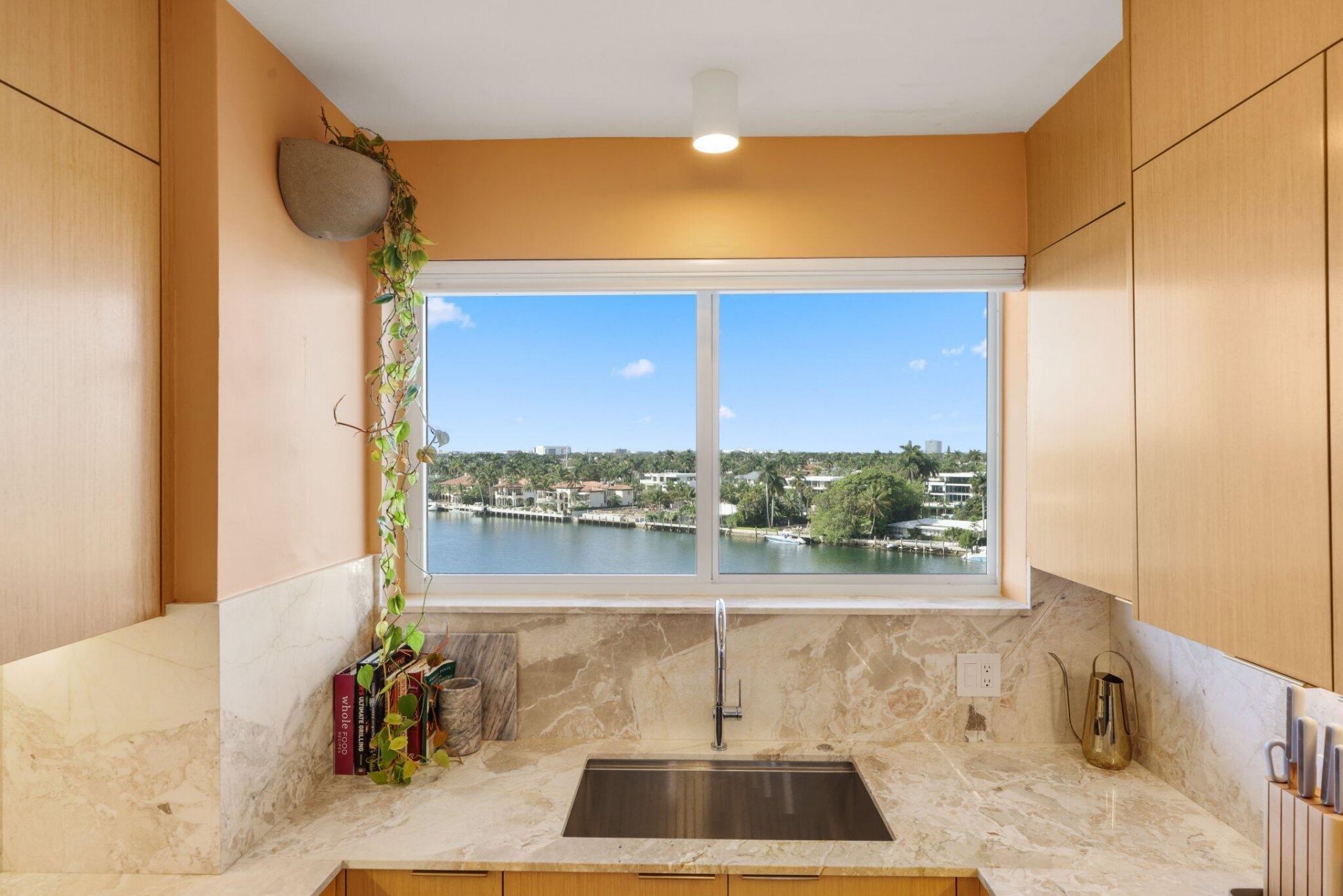 333 Sunset Drive, Unit 505, Fort Lauderdale, FL 33301 Photo