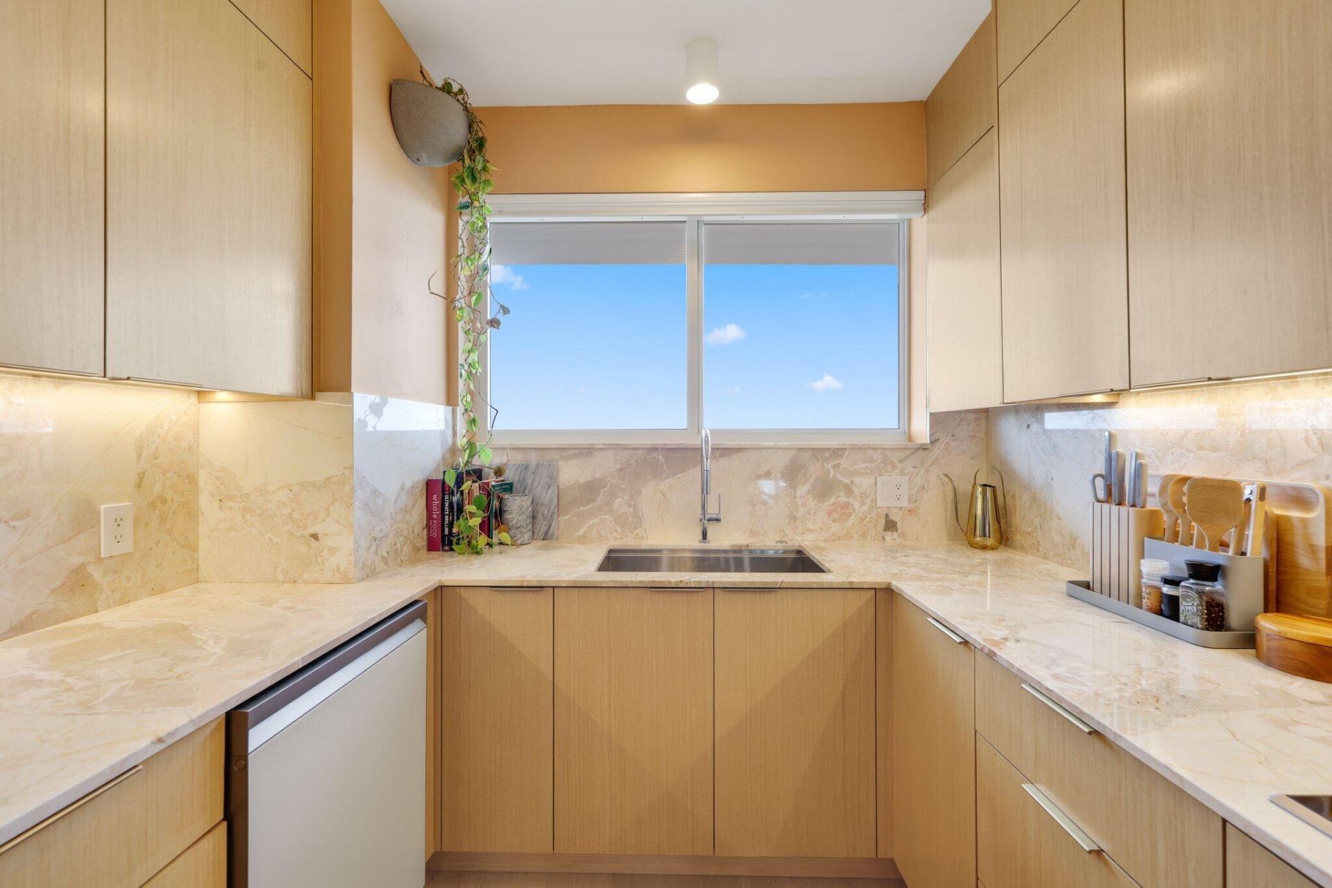 333 Sunset Drive, Unit 505, Fort Lauderdale, FL 33301 Photo