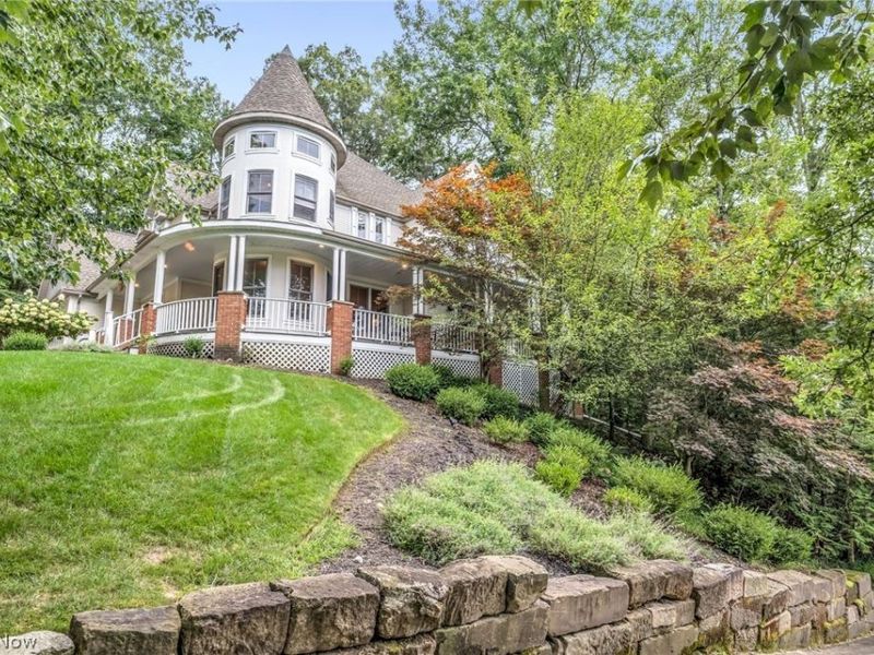 8851 Spring Valley Drive , Broadview Heights, OH 44147 Photo 2