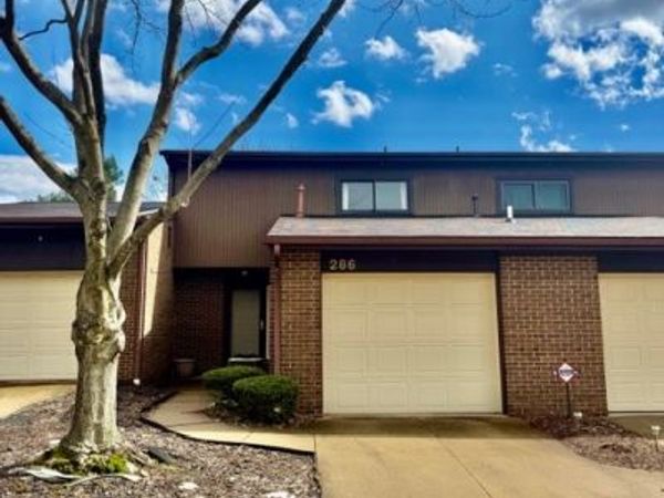 286 Millcreek Drive , Akron, OH 44307