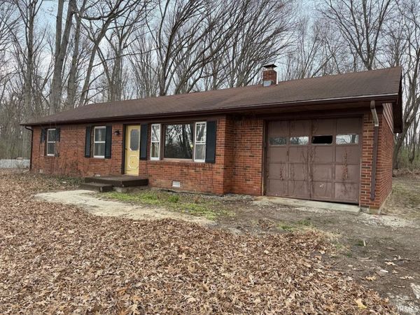 2756 N 1100 W, Royal Center, IN 46978