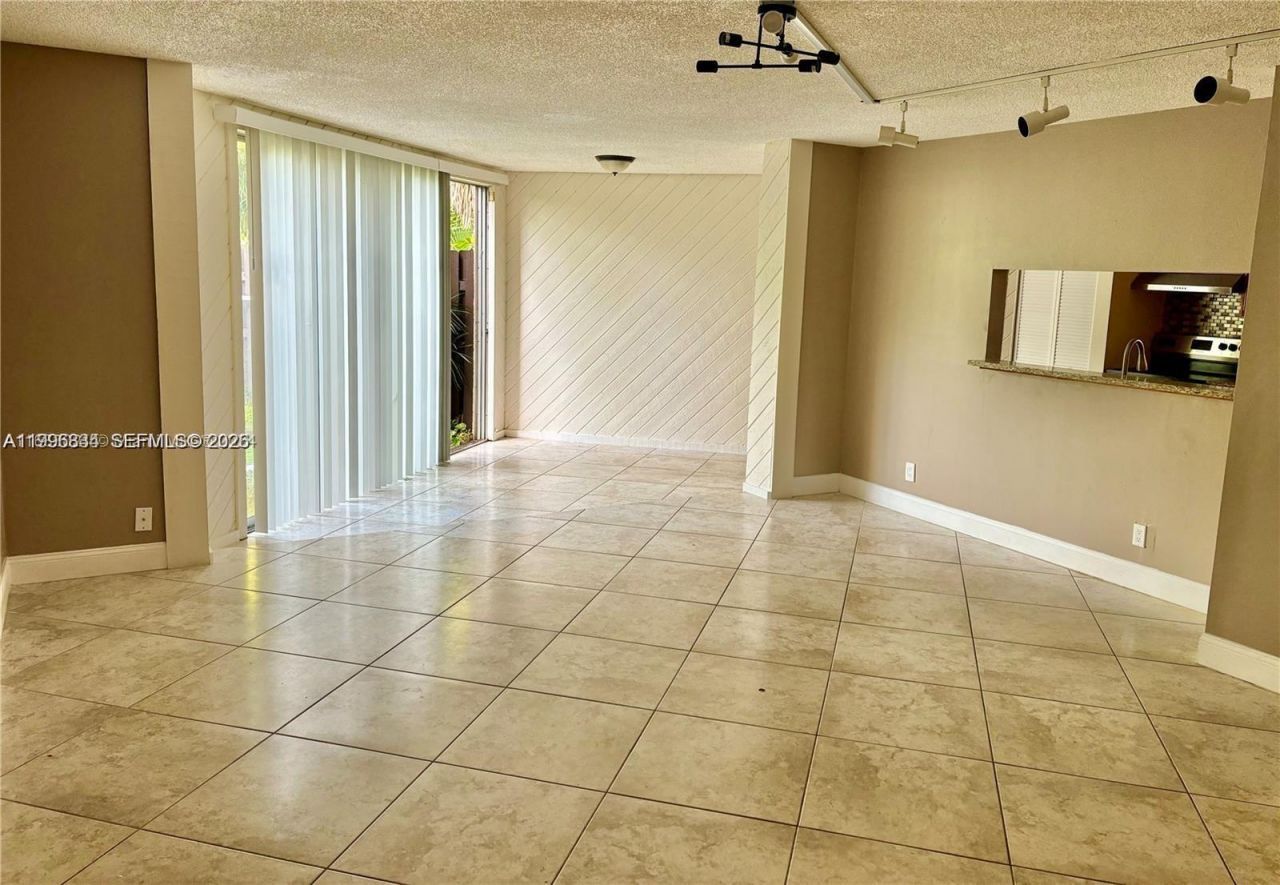 3100 N Pine Island Rd, Unit 103, Sunrise, FL 33351 Photo