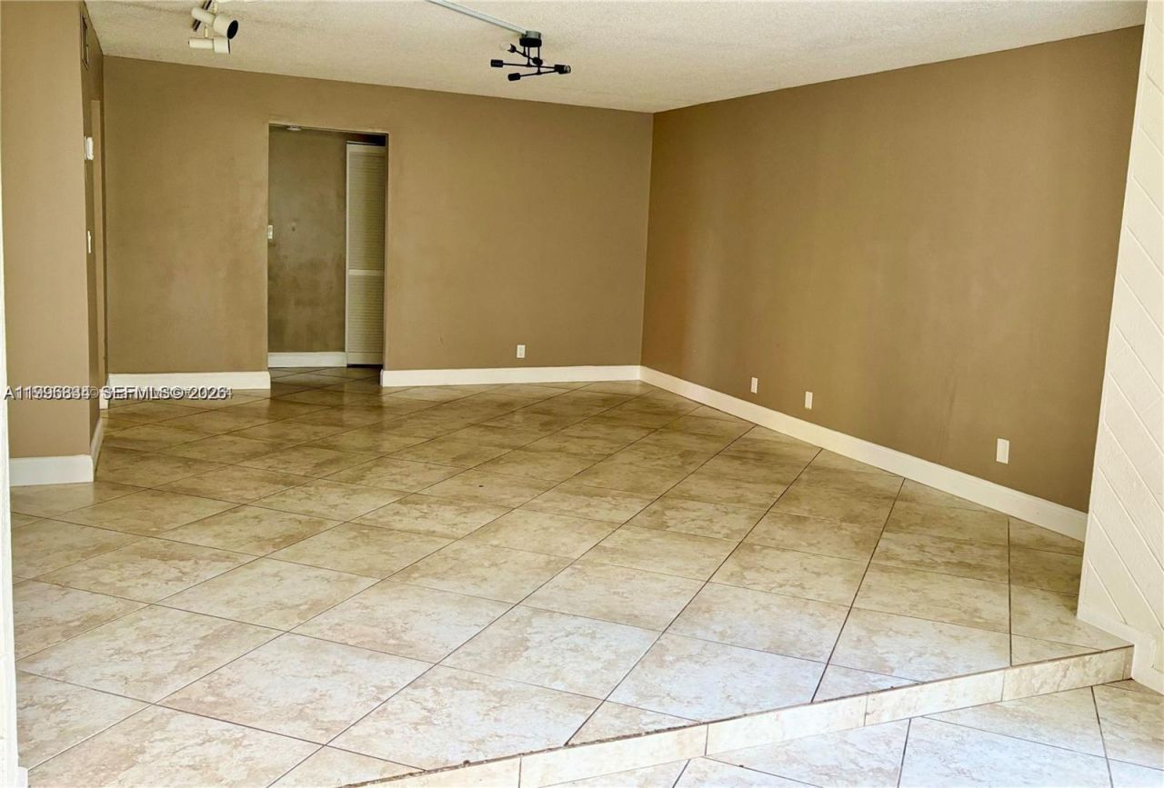 3100 N Pine Island Rd, Unit 103, Sunrise, FL 33351 Photo