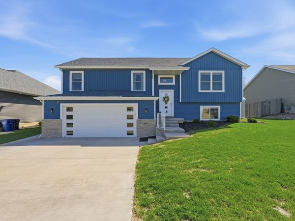 1241 W 63rd Street, Davenport, IA 52806