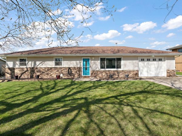 9542 Roosevelt Place, Crown Point, IN 46307