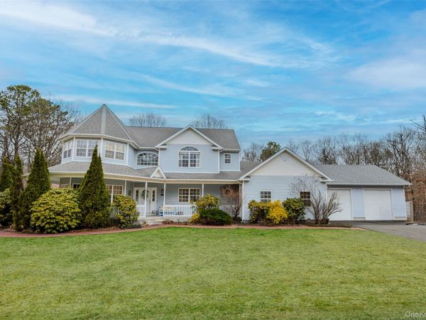 287 Dayton Avenue , Manorville, NY 11949