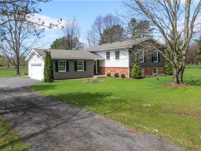 16130 Lucky Bell Lane, Newbury, OH 44065 Photo 2