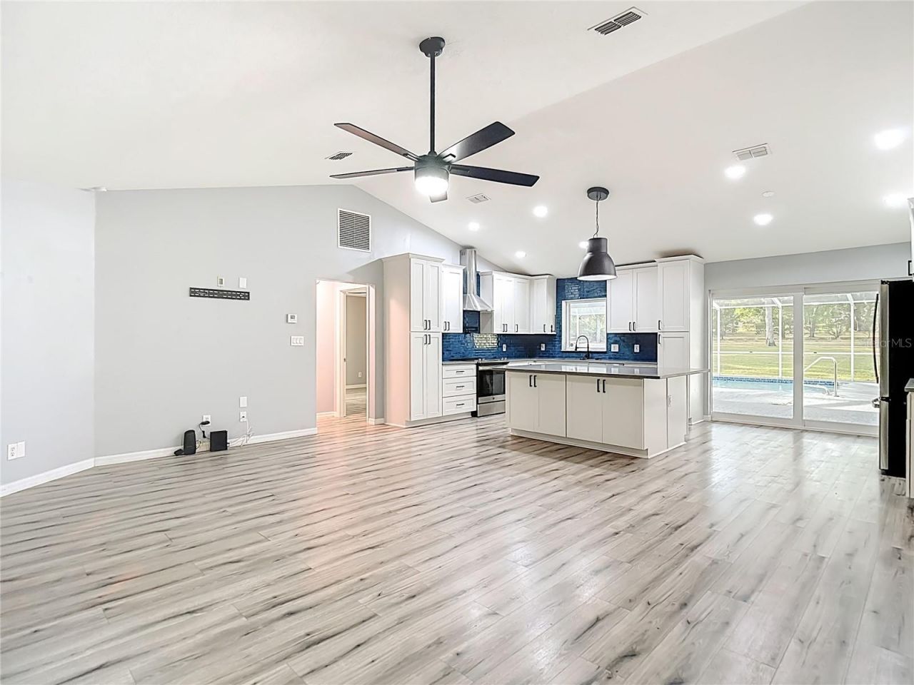 884 W Massachusetts Street, Hernando, FL 34442 Photo