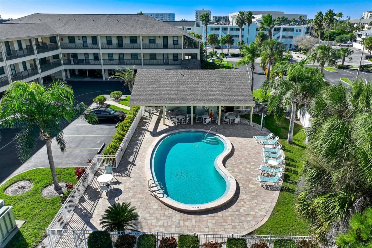 460 S Paula Drive, Unit 402, Dunedin, FL 34698 Photo