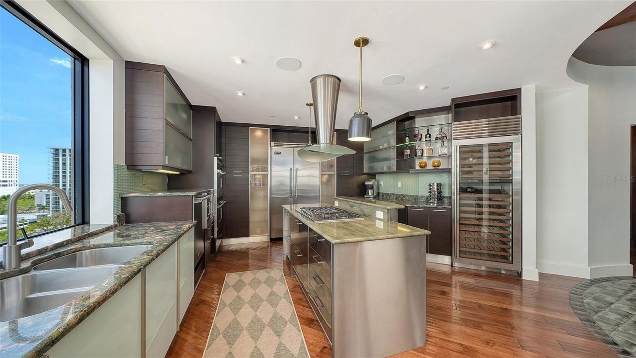 128 Golden Gate Point, Unit 901B, Sarasota, FL 34236 Photo