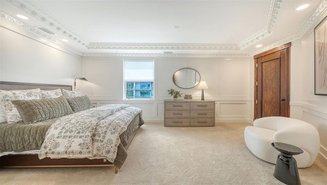 128 Golden Gate Point, Unit 901B, Sarasota, FL 34236 Photo