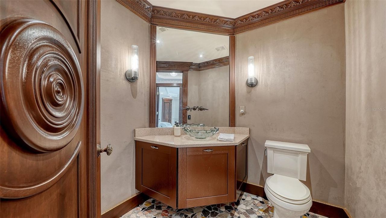 128 Golden Gate Point, Unit 901B, Sarasota, FL 34236 Photo