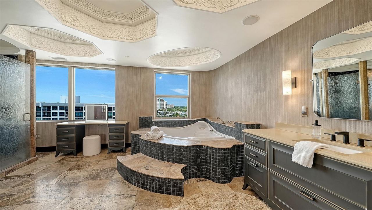 128 Golden Gate Point, Unit 901B, Sarasota, FL 34236 Photo