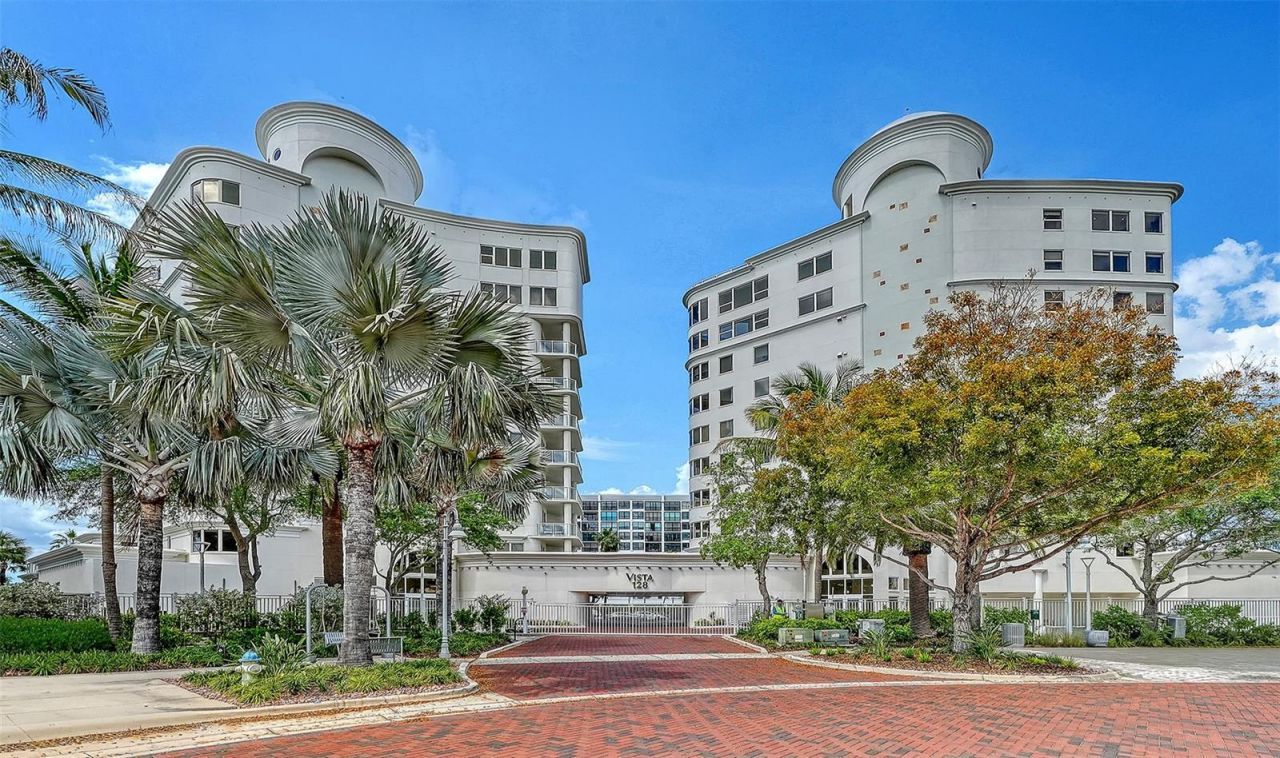 128 Golden Gate Point, Unit 901B, Sarasota, FL 34236 Photo
