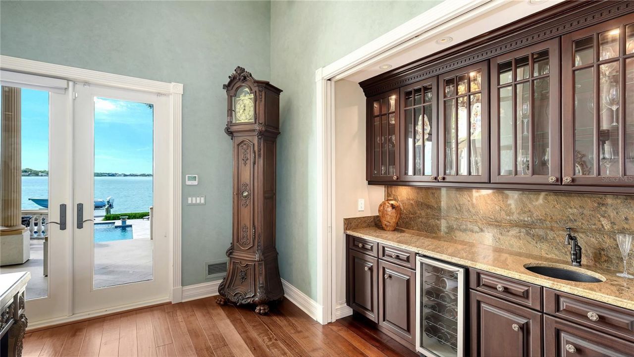 1240 Hillview Drive, Sarasota, FL 34239 Photo