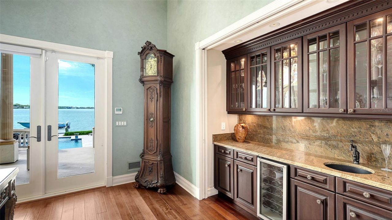 1240 Hillview Drive, Sarasota, FL 34239 Photo