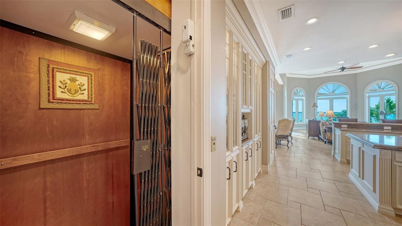 1240 Hillview Drive, Sarasota, FL 34239 Photo