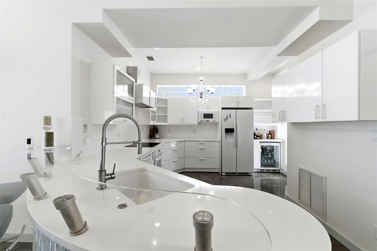 8680 W Gulf Boulevard, Treasure Island, FL 33706 Photo