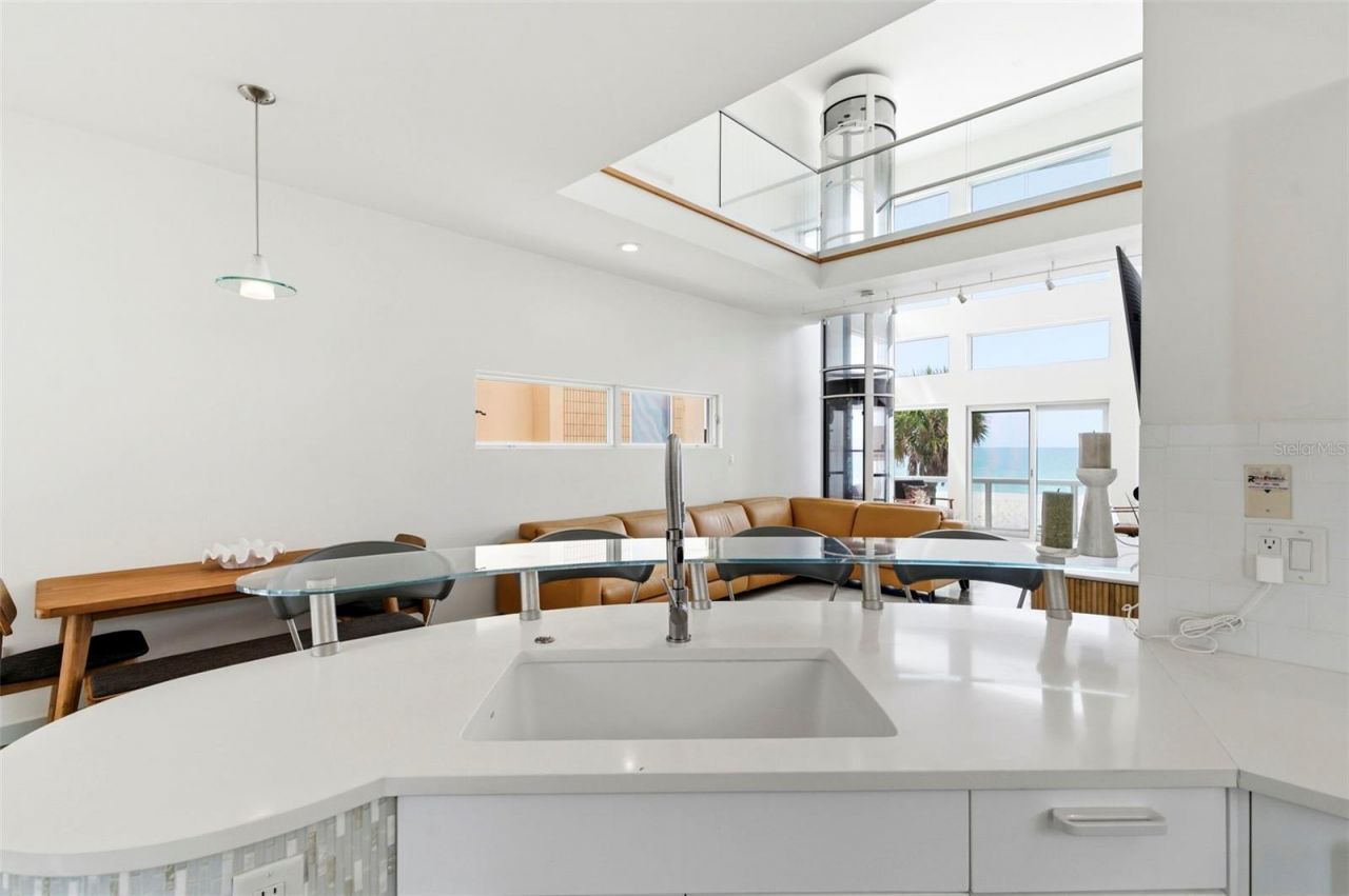 8680 W Gulf Boulevard, Treasure Island, FL 33706 Photo