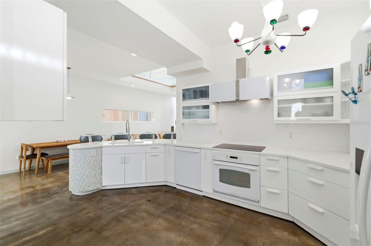 8680 W Gulf Boulevard, Treasure Island, FL 33706 Photo