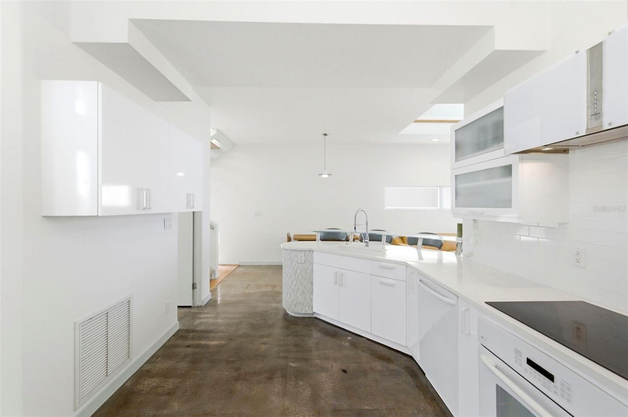 8680 W Gulf Boulevard, Treasure Island, FL 33706 Photo