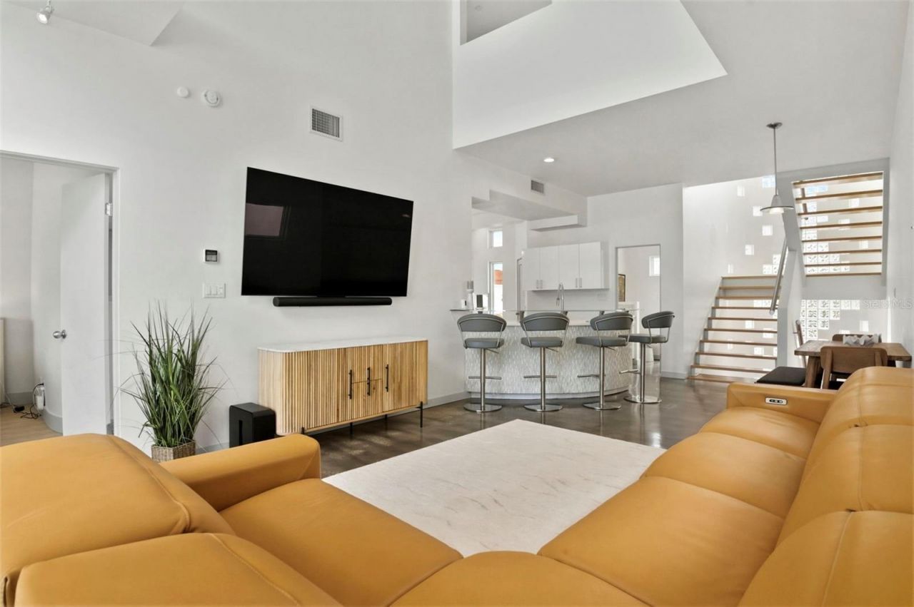 8680 W Gulf Boulevard, Treasure Island, FL 33706 Photo