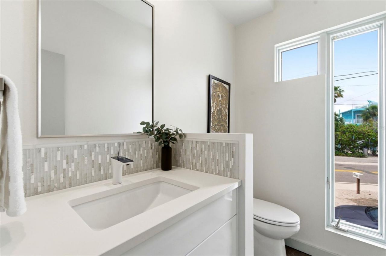 8680 W Gulf Boulevard, Treasure Island, FL 33706 Photo